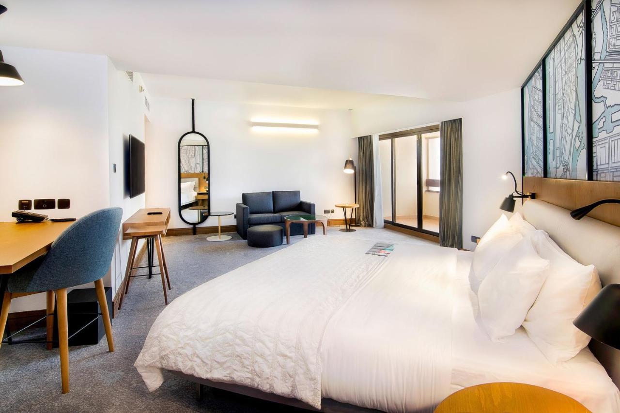 Suite Junior con acceso al Club Lounge